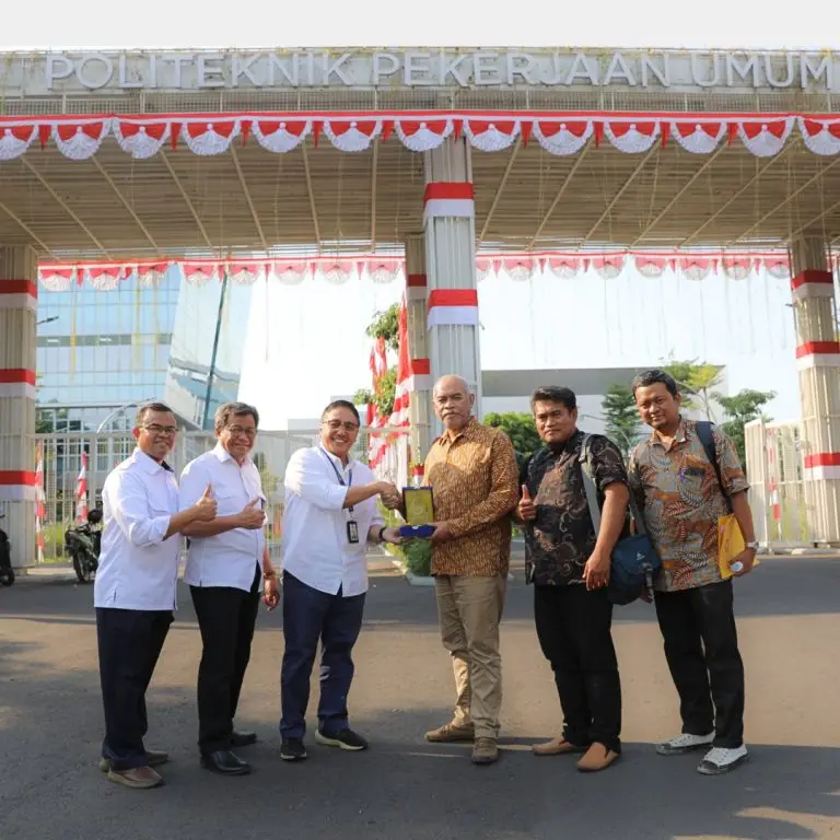 MOU ANTARA POLITEKNIK MANUFAKTUR BANDUNG DAN POLITEKNIK PEKERJAAN UMUM