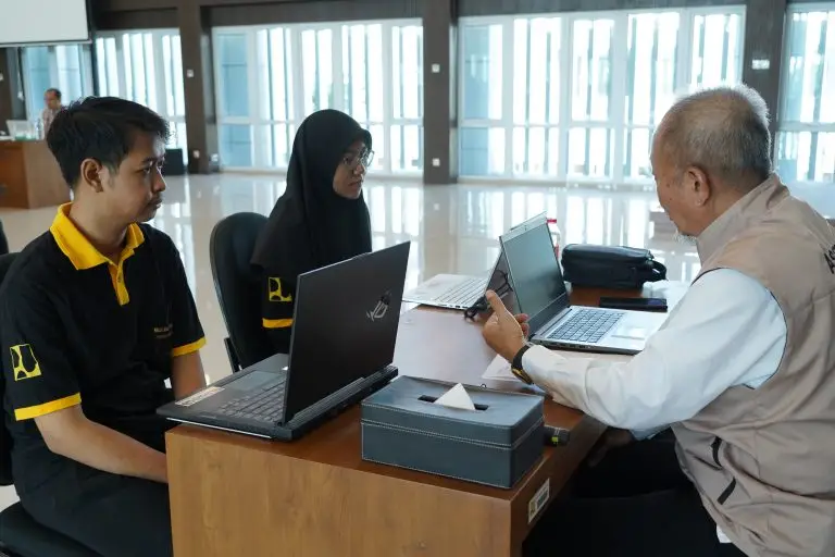 KEGIATAN UJI SERTIFIKASI KOMPETENSI TENAGA KERJA KONSTRUKSI BAGI LULUSAN POLITEKNIK PEKERJAAN UMUM SEMARANG, ANGKATAN 2020 UNTUK JABATAN KERJA (JABKER) KUALIFIKASI TEKNISI / ANALIS SEKTOR KONSTRUKSI JENJANG 5 SECARA LURING (OFFLINE) DI KOTA SEMARANG PROVINSI JAWA TENGAH