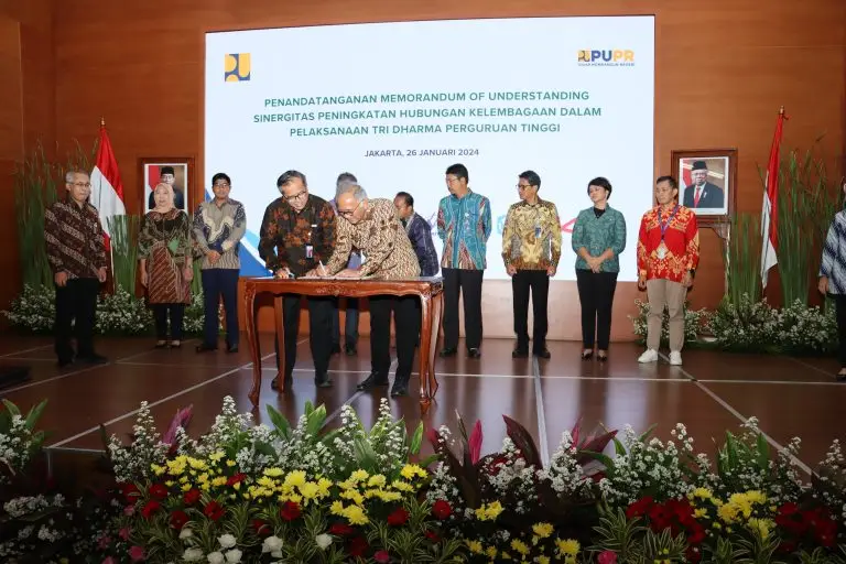 Tingkatkan Pemenuhan Tenaga Kerja Konstruksi, Kementerian PUPR dan BUMN Karya Tandatangani MoU Sinergitas Peningkatan Hubungan Kelembagaan dalam Pelaksanaan Tri Dharma Perguruan Tinggi