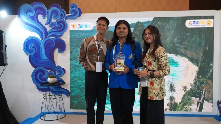 Kenalkan Politeknik PU dalam Forum Bali Youth Session World Water Forum ke -10