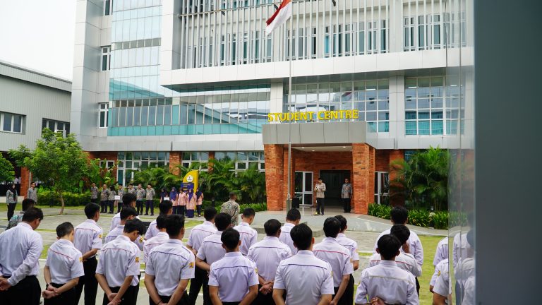 Merayakan Hari Bakti ke-80, PUtech Selenggarakan Upacara dan Jalan Sehat