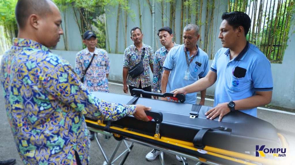 Ambulance (2)