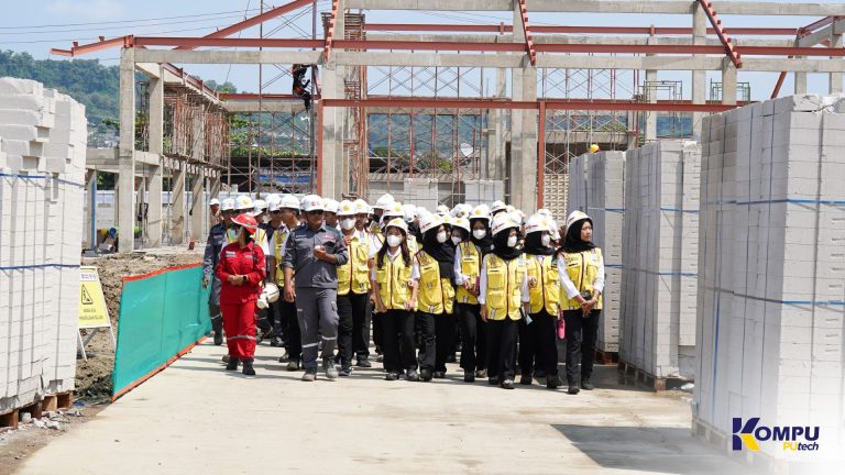 Mahasiswa PUtech Kunjungi Proyek Sekolah Rakyat di Semarang, Perdalam Penerapan K3 Konstruksi